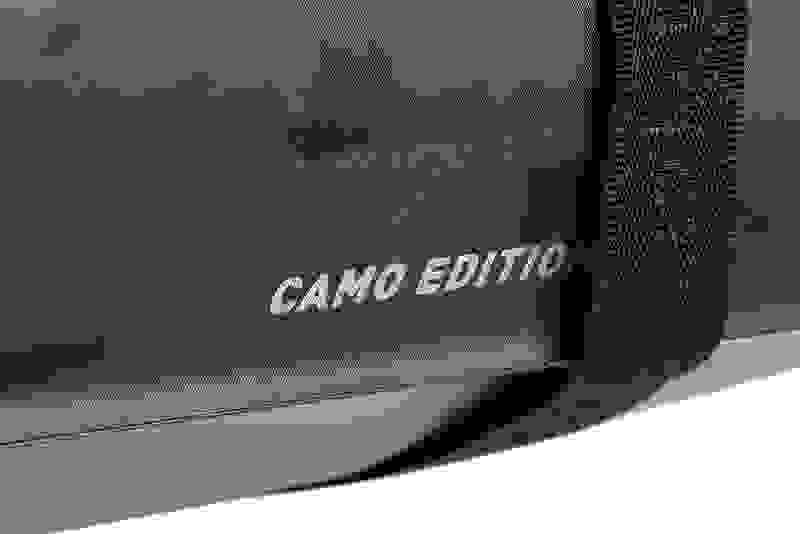 nlu080_rage_xxl_camo_welded_bag_camo_edition_logo_detailjpg